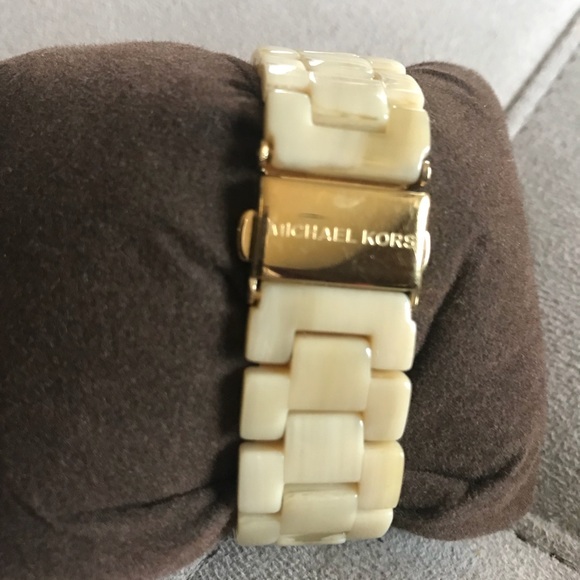 MK cream watch, gently worn - Picture 3 of 4